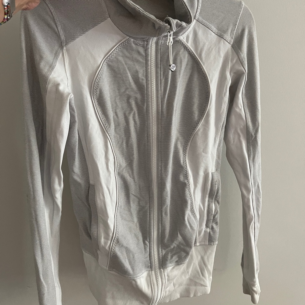 Lululemon women's fitted zip jacket
